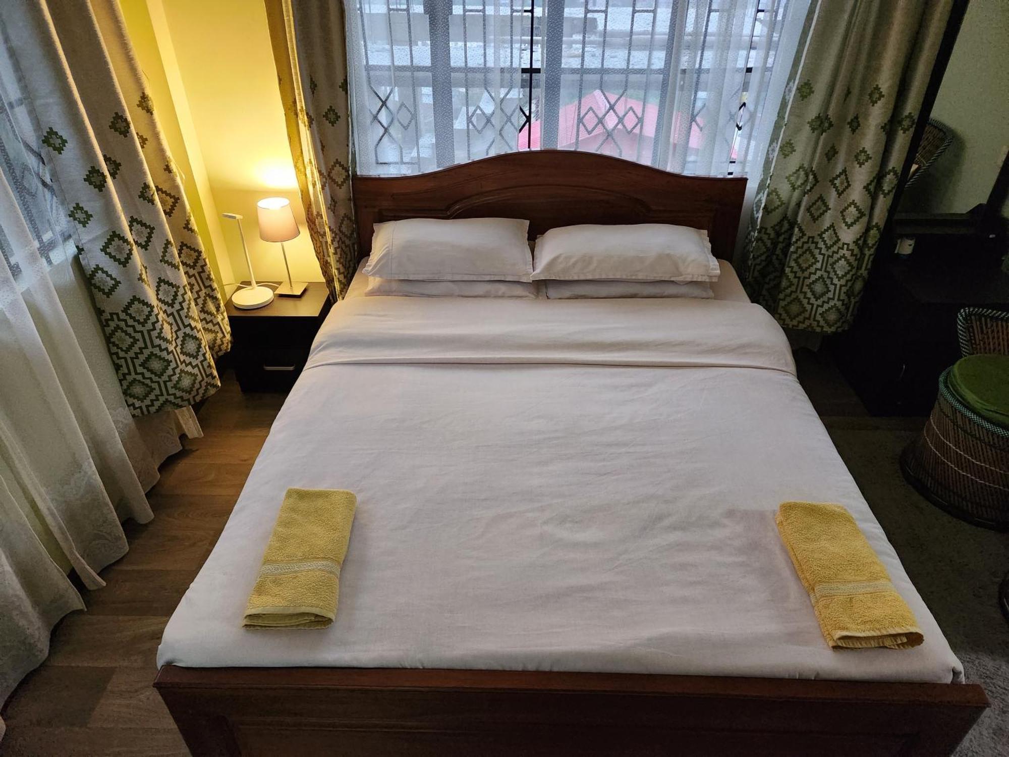 Cafe Sola Bnb Шилонг Екстериор снимка