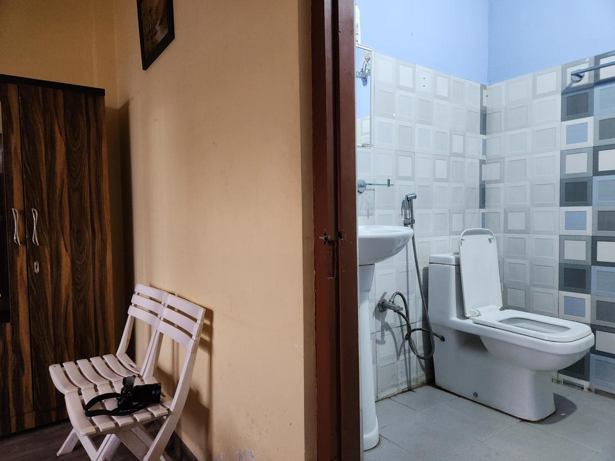 Cafe Sola Bnb Шилонг Екстериор снимка