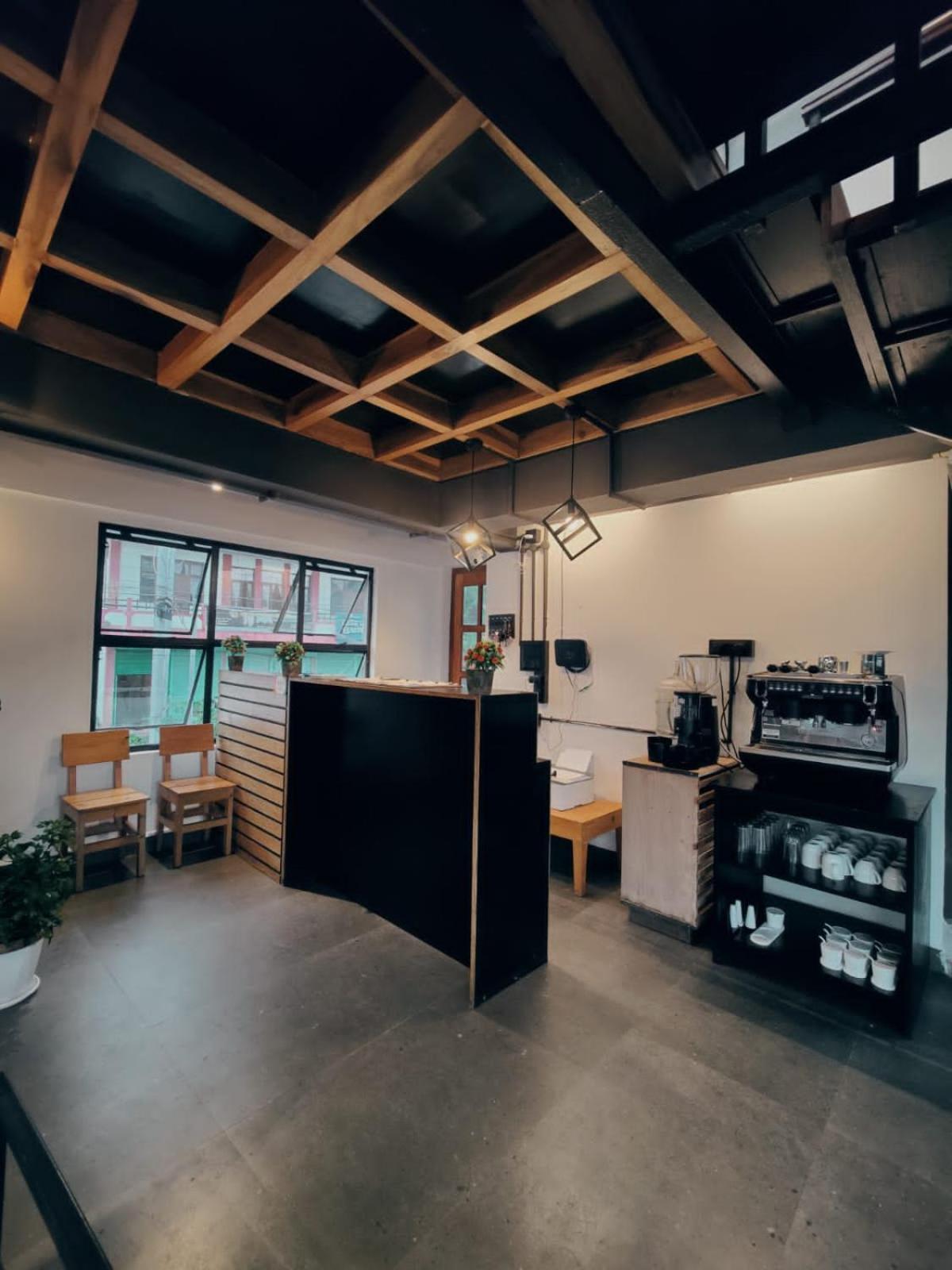 Cafe Sola Bnb Шилонг Екстериор снимка