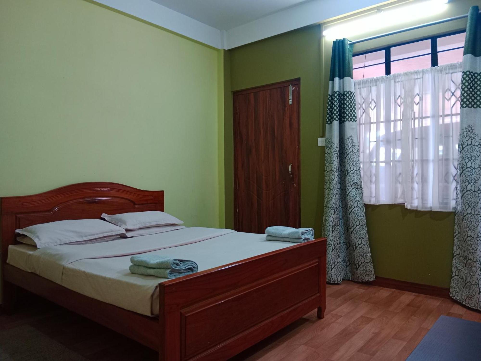 Cafe Sola Bnb Шилонг Екстериор снимка