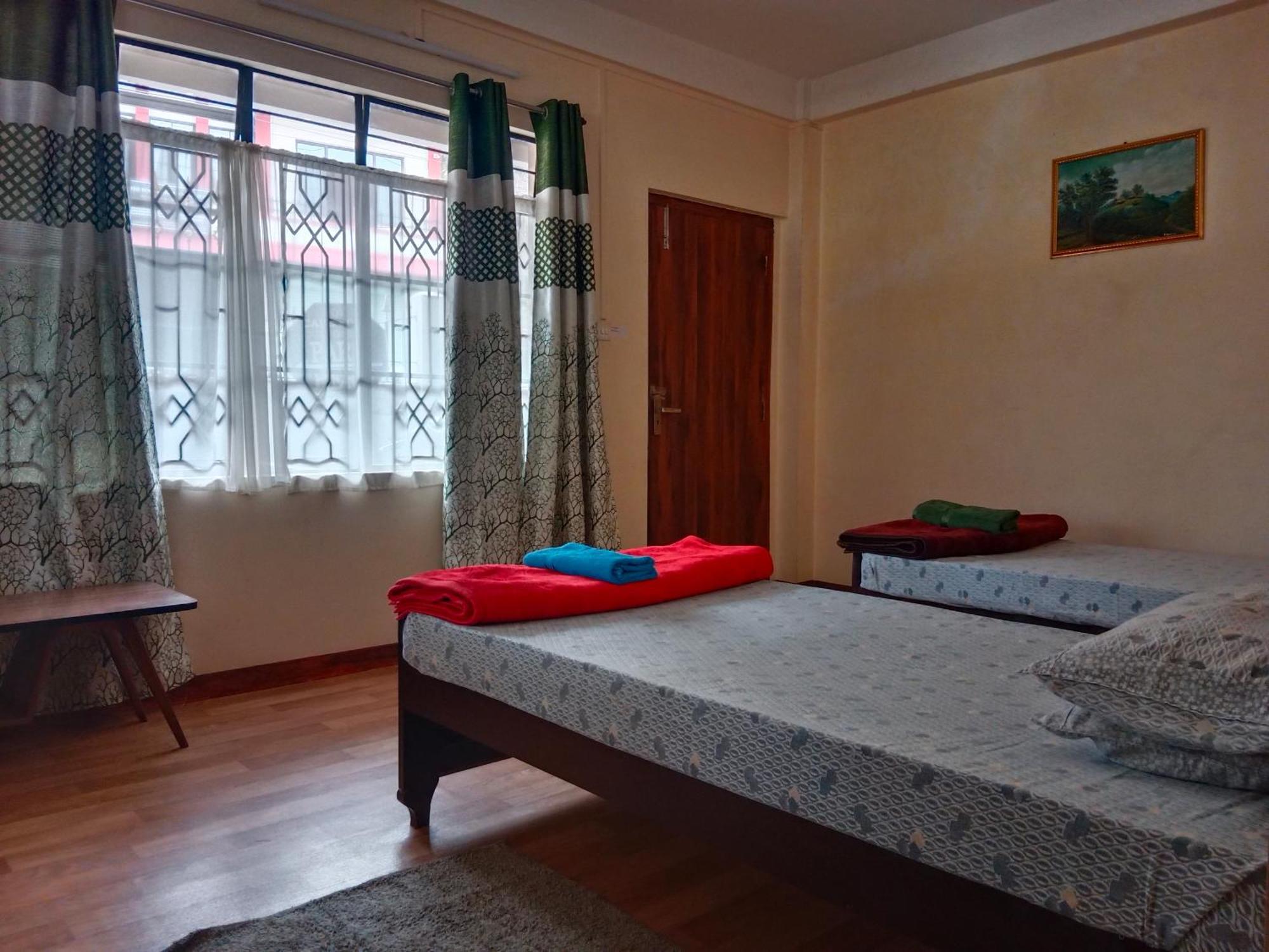 Cafe Sola Bnb Шилонг Екстериор снимка